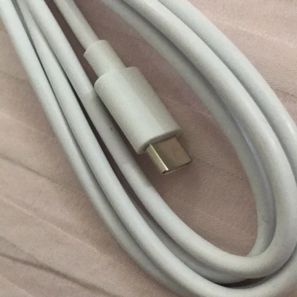 USB cable - Picture 2 of 3